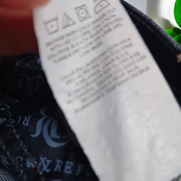 Rock & Republic Kasandra Bottoms Up Bootcut Midrise Embellished Jeans Size 8M - Picture 10 of 12